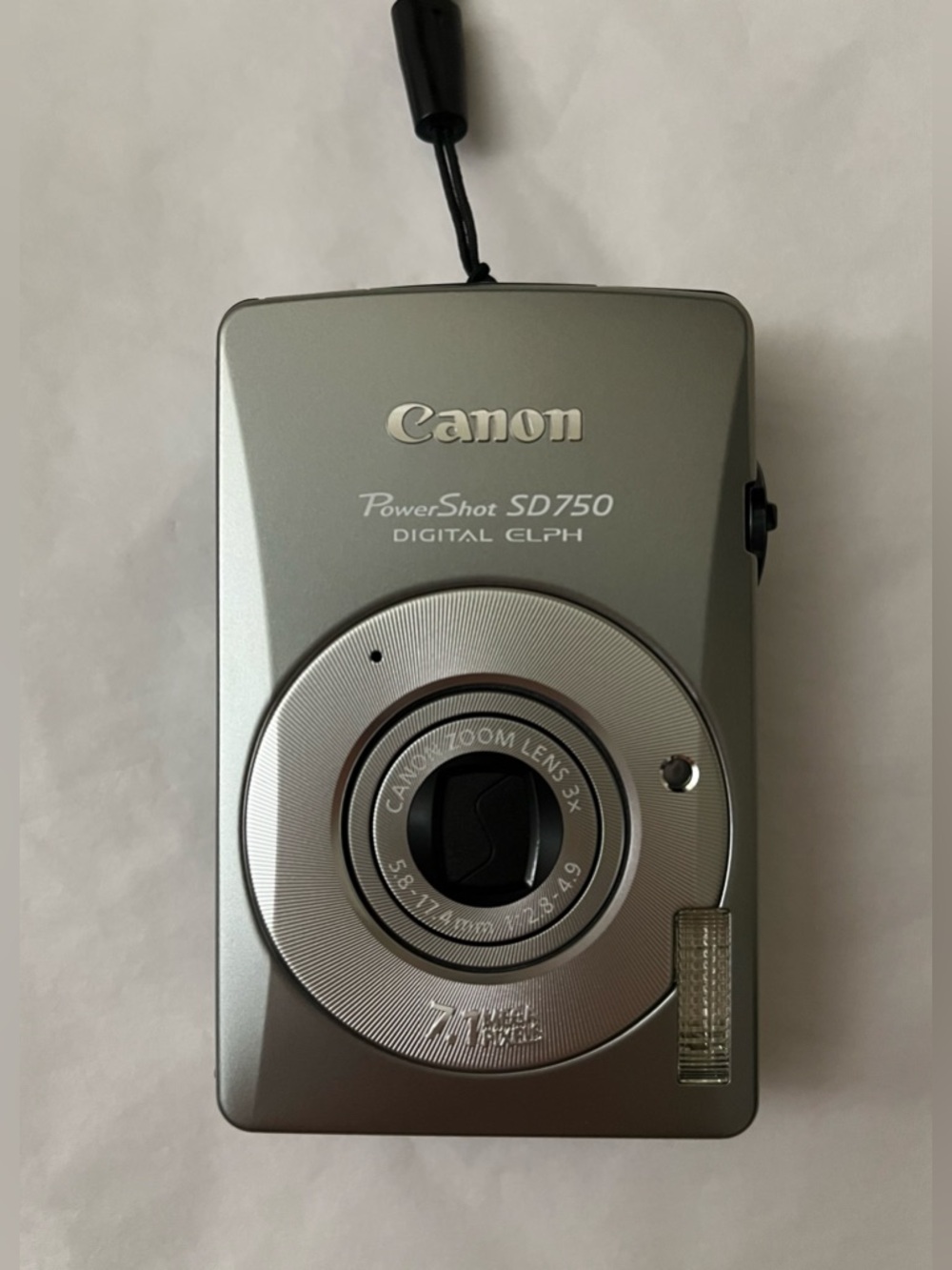 Canon PowerShot SD750 Digital Elph Camera - Silver - Picture 2 of 14